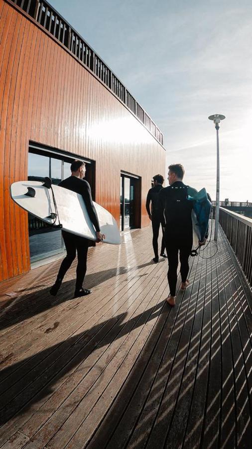 Surfer'S Den Ericeira Hostel ภายนอก รูปภาพ