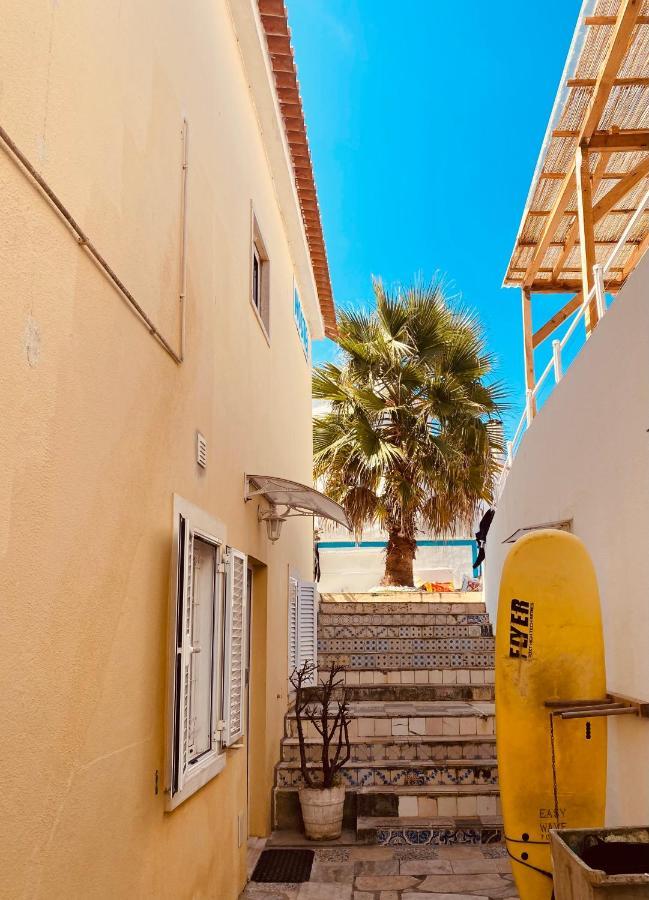 Surfer'S Den Ericeira Hostel ภายนอก รูปภาพ