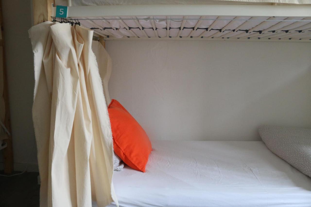 Surfer'S Den Ericeira Hostel ภายนอก รูปภาพ