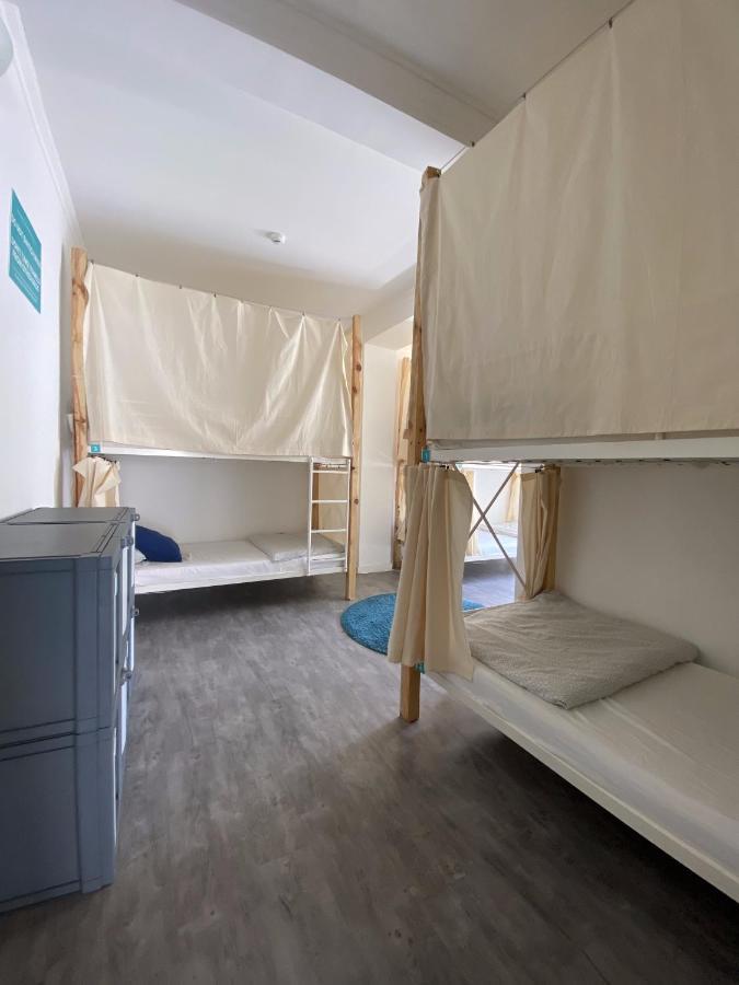Surfer'S Den Ericeira Hostel ภายนอก รูปภาพ