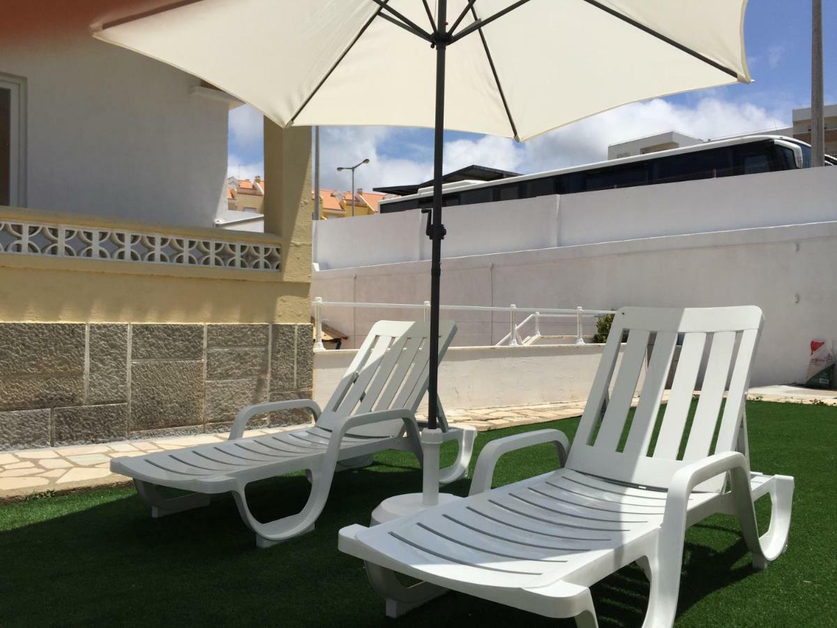 Surfer'S Den Ericeira Hostel ภายนอก รูปภาพ